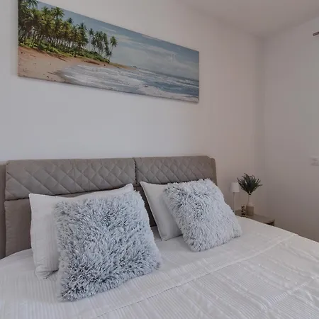 Apartamento Superior Tibor With A Grand Terrace Umag